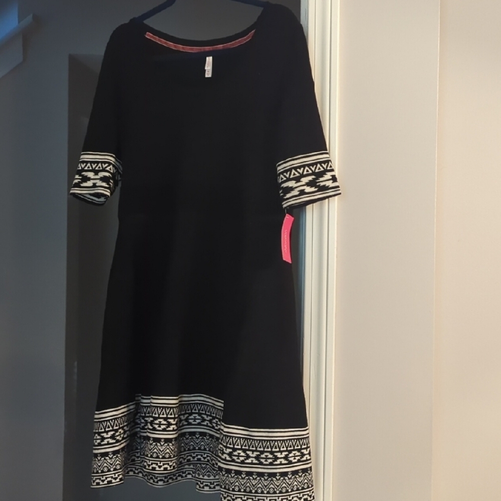 Xhilaration Black and White Midi Dress
